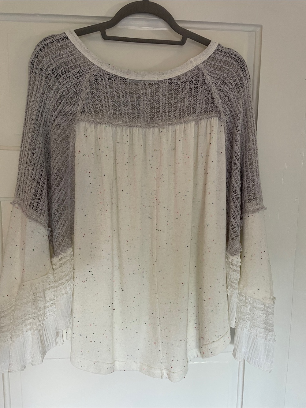 Three Bird Nest Ruffled Top - Picture 4 of 4